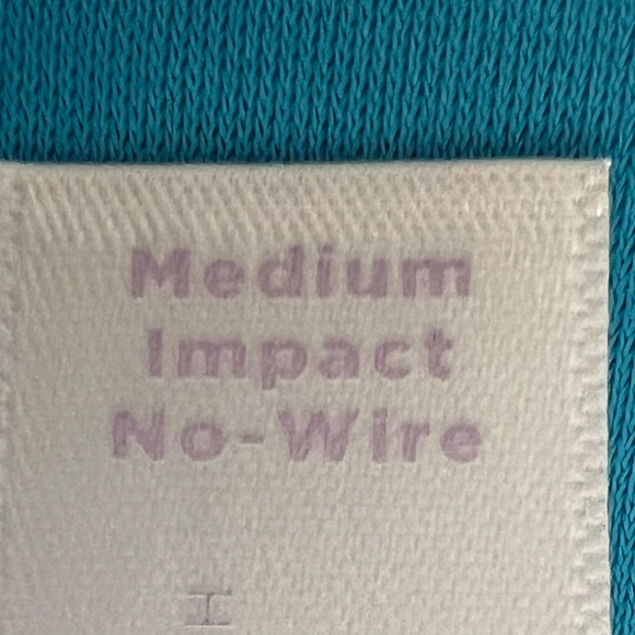 💥2/$15 Cacique turquoise lace & mesh no wire full coverage bra size 32H - Picture 9 of 11